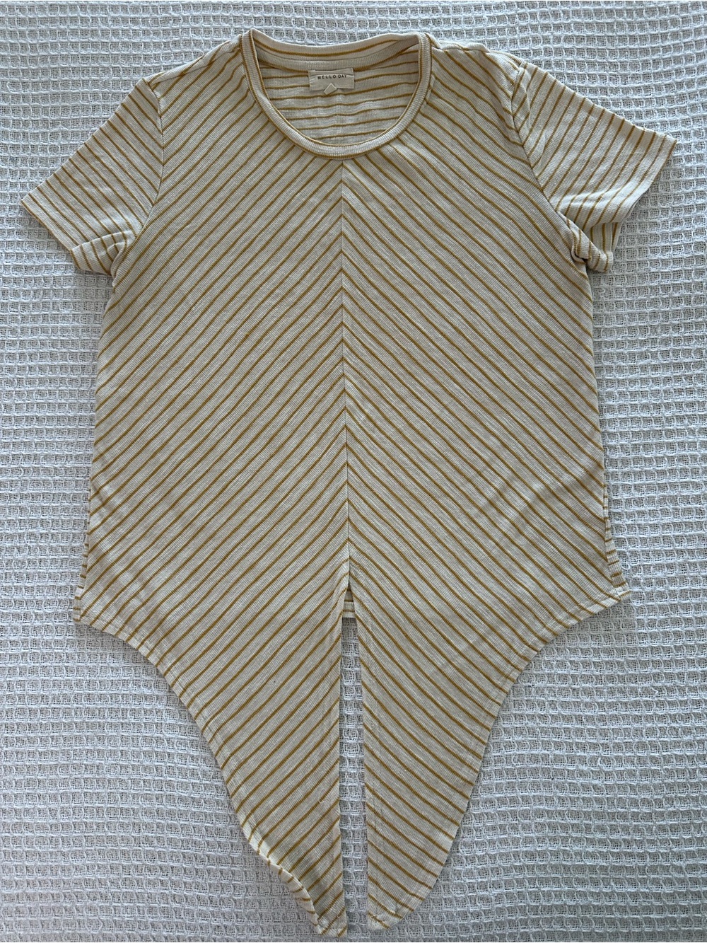 Mello Day Ribbed Striped Top w/ Handkerchief Hem – Size S
